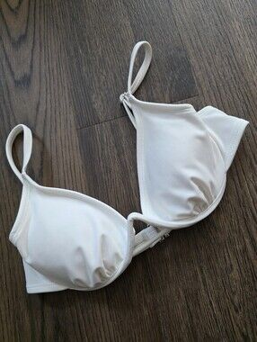 Xhilaration Underwire Top